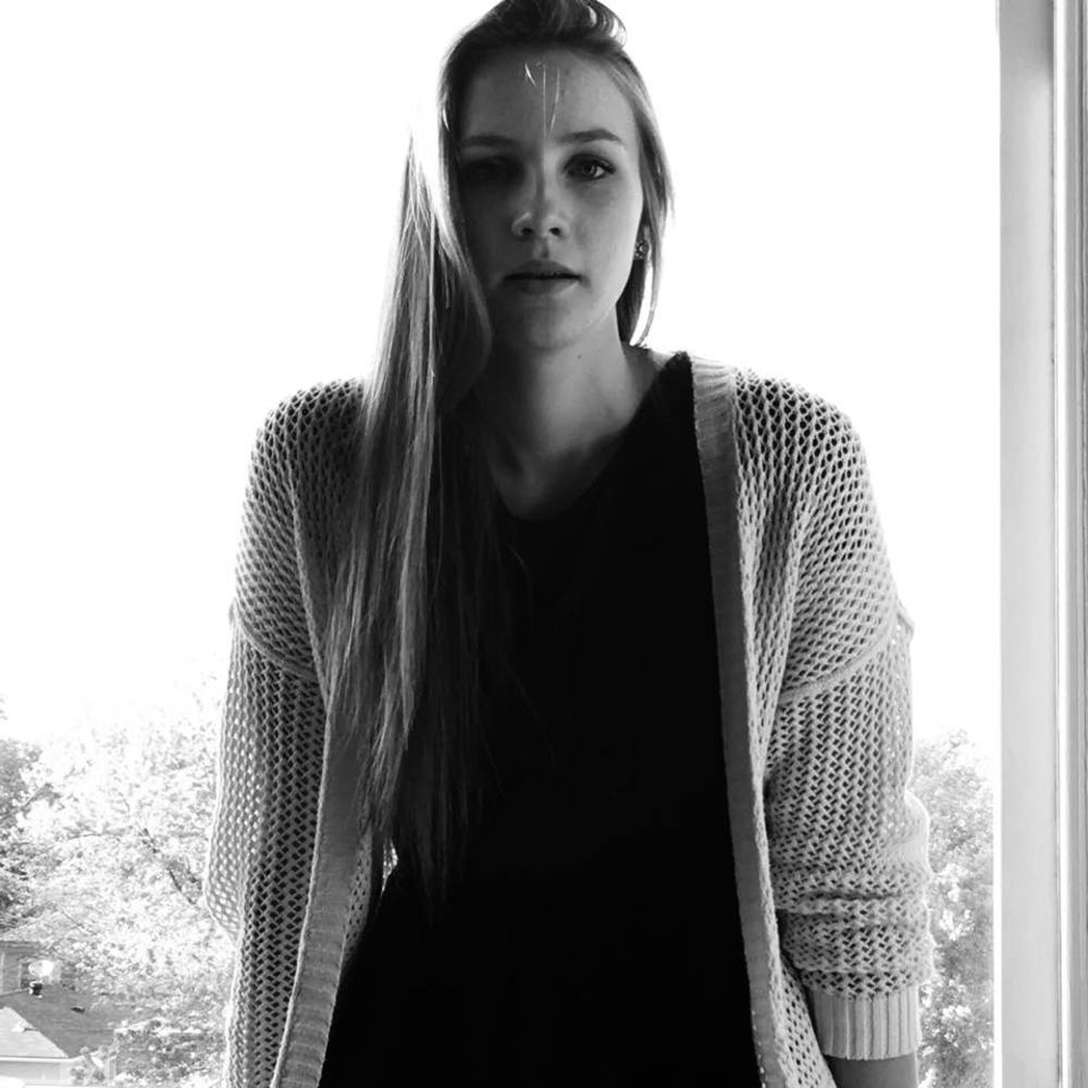 Meet your Posher, Elena